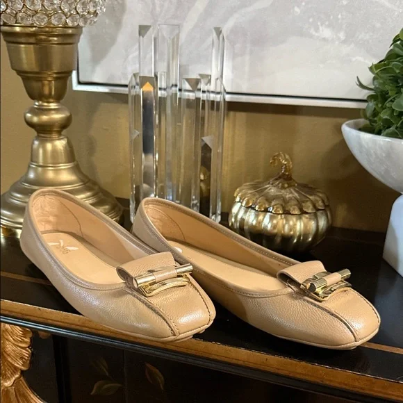 Michael Kors Flats - Picture 1 of 5